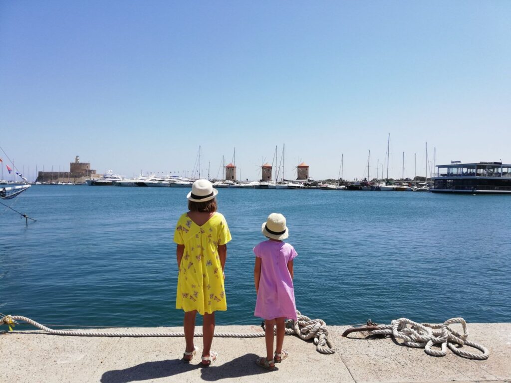 what to do with children in Rhodes island