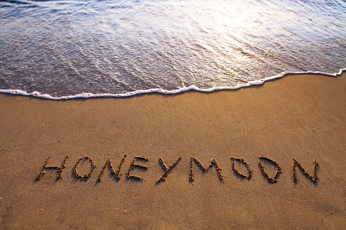 top romantic ideas for honeymoon in rhodes island